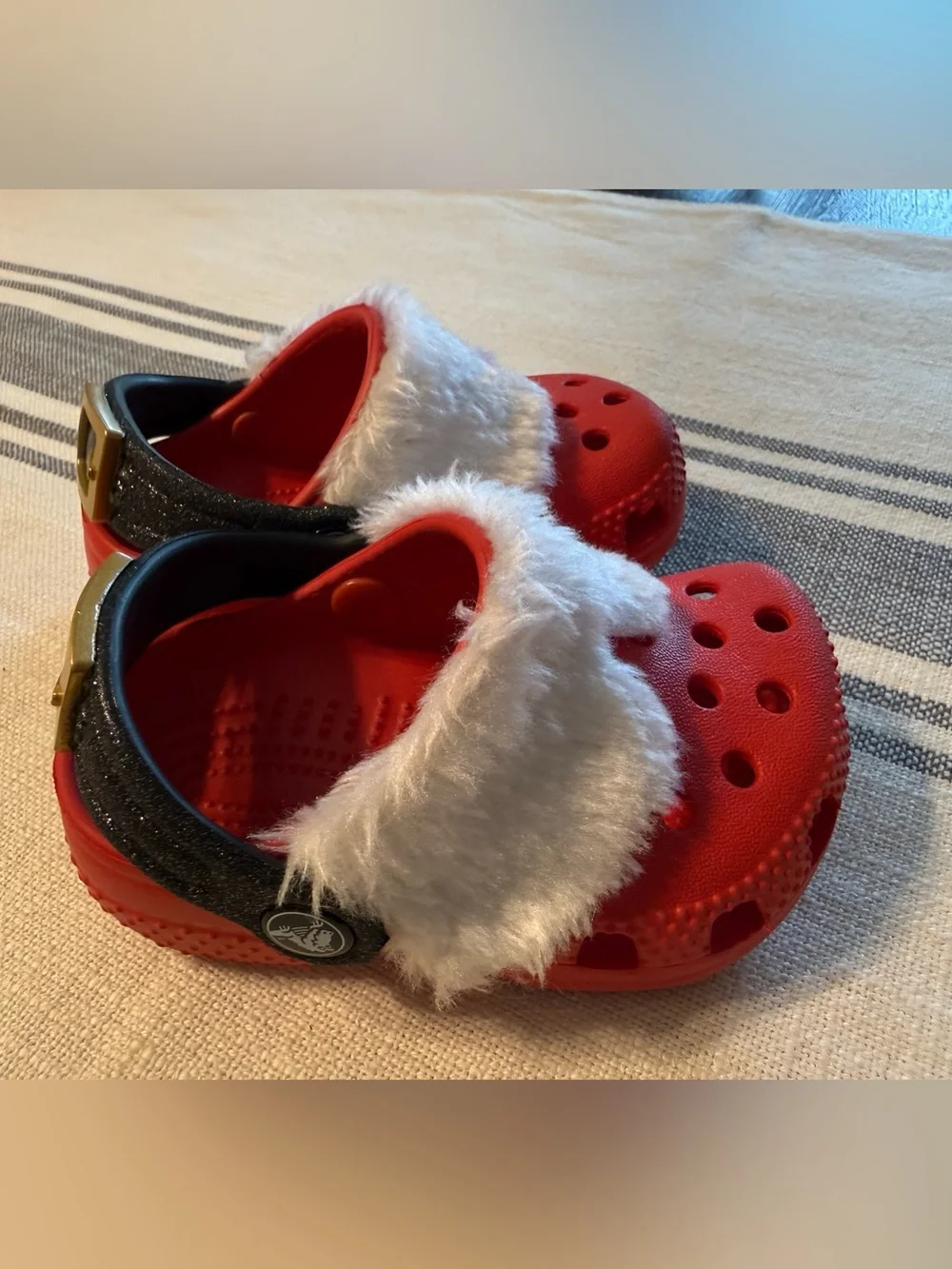 Crocs Little Santa fur-embellished crocs—toddler/baby size 2-3